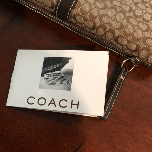 COACH Signature C’s in Excellent Used Condition (EUC) Long Wallet - Picture 16 of 16